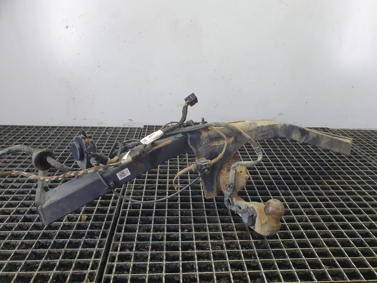 Carlig remorcare 5n0803880J Volkswagen Tiguan 1 (5N) (facelift) (2011 - 2017)