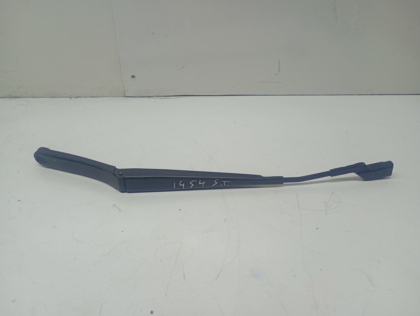 Brat stergator parbriz stanga 3c1955409c Volkswagen Passat B6 (2005 - 2010)