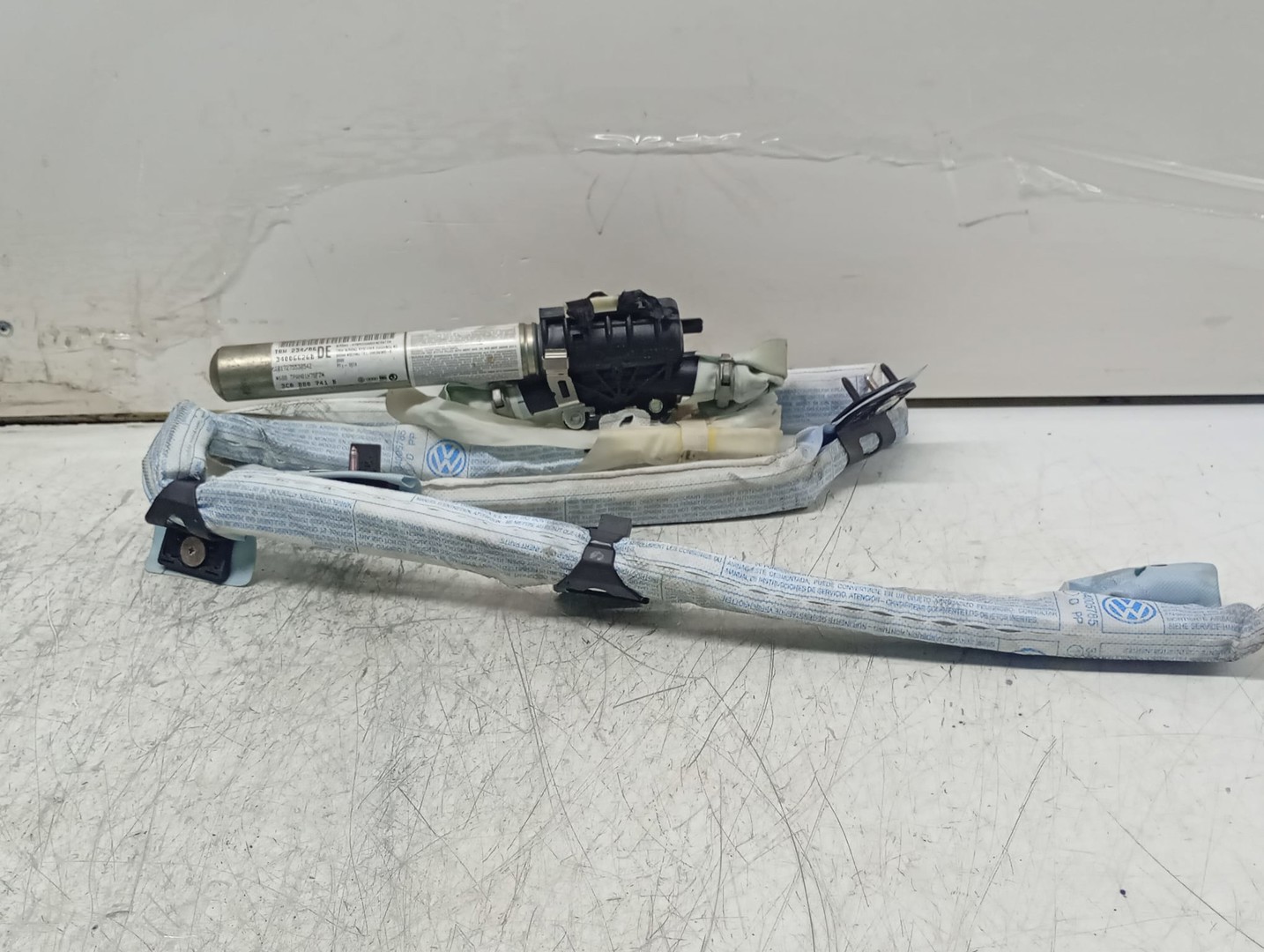 Airbag cortina stanga 3C0880741B Volkswagen Passat B6 (2005 - 2010)