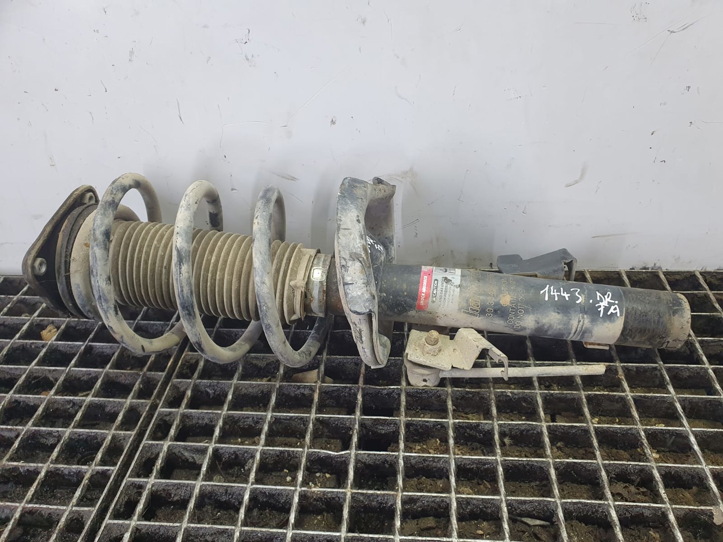 Amortizor cu arc dreapta fata Ford C-Max 1 (2003 - 2007)