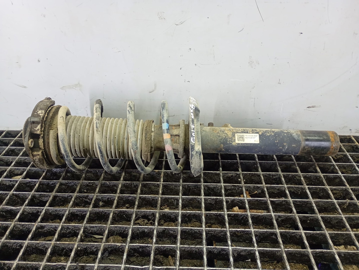 Amortizor cu arc stanga fata 1k0413031bf Volkswagen Golf 6 (2008 - 2015)