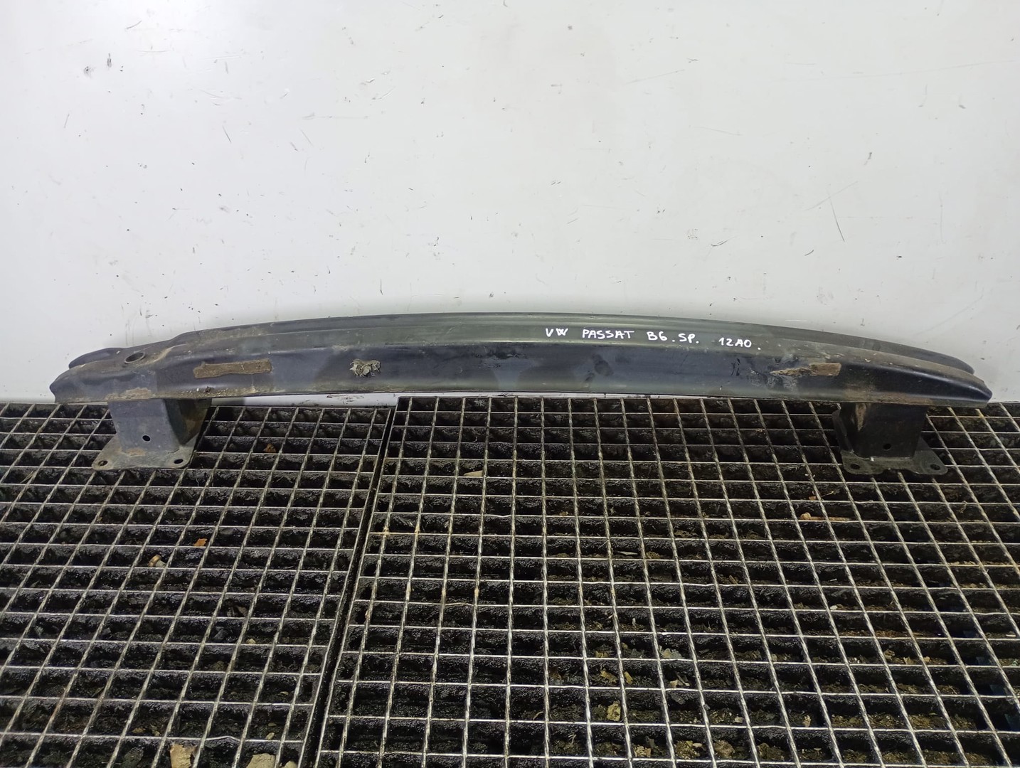 Armatura bara spate 3c0807311 Volkswagen Passat B6 (2005 - 2010)