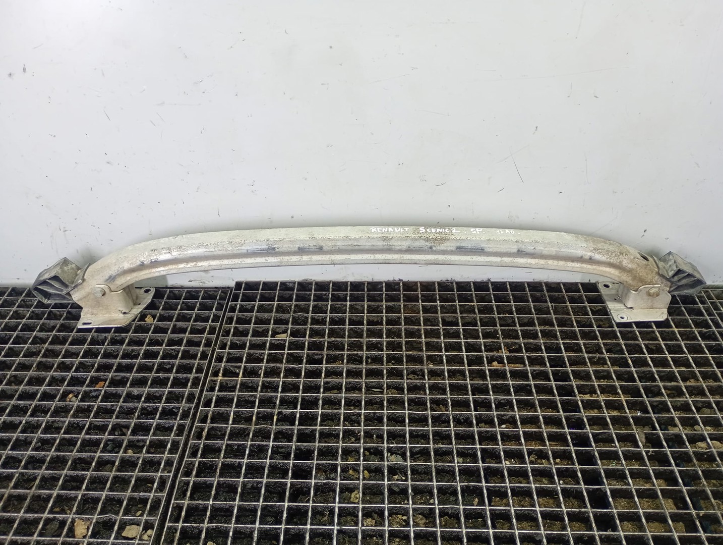 Armatura bara spate 8200021828 Renault Scenic 2 (2003 - 2006)