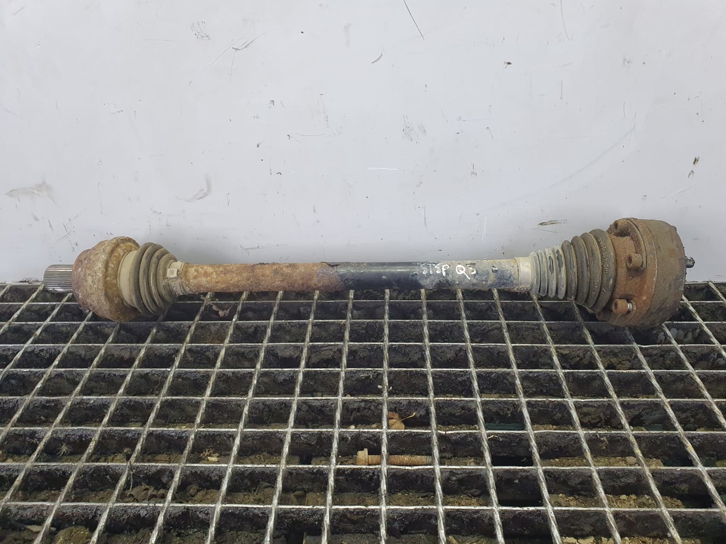 Planetara stanga spate Audi Q3 8U (2011 - 2014)