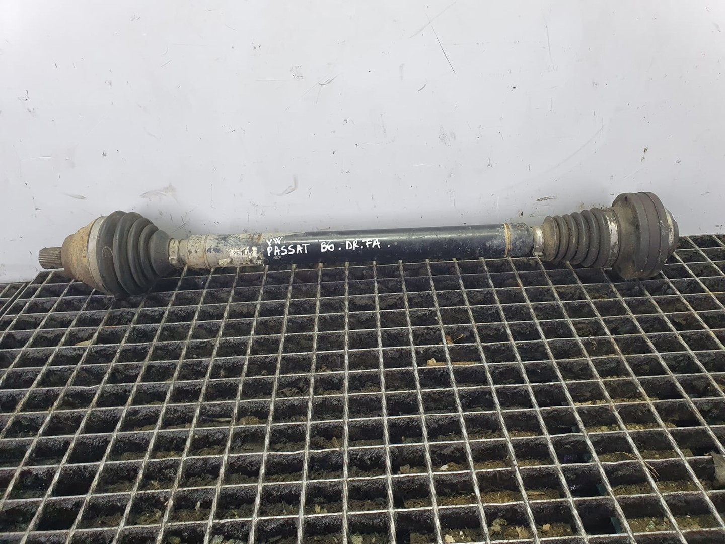 Planetara dreapta fata 1K0407272EN Volkswagen Passat B6 (2005 - 2010)
