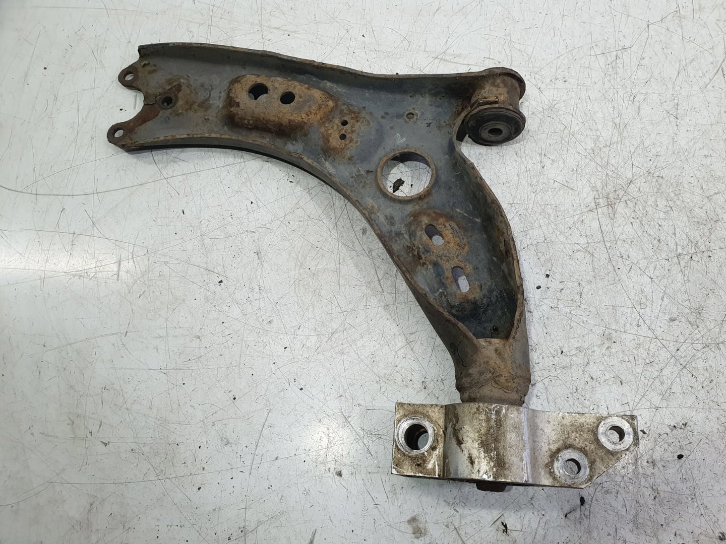 Brat suspensie dreapta fata Volkswagen Golf Plus 2 (2009-2014)