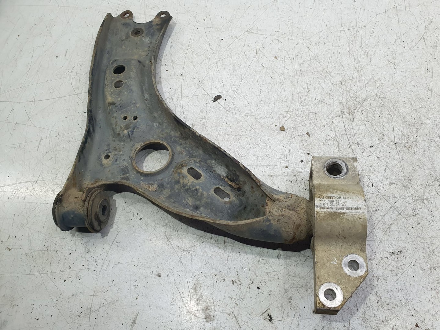 Brat suspensie stanga fata 1k0199231J Volkswagen Golf 6 (2008 - 2015)