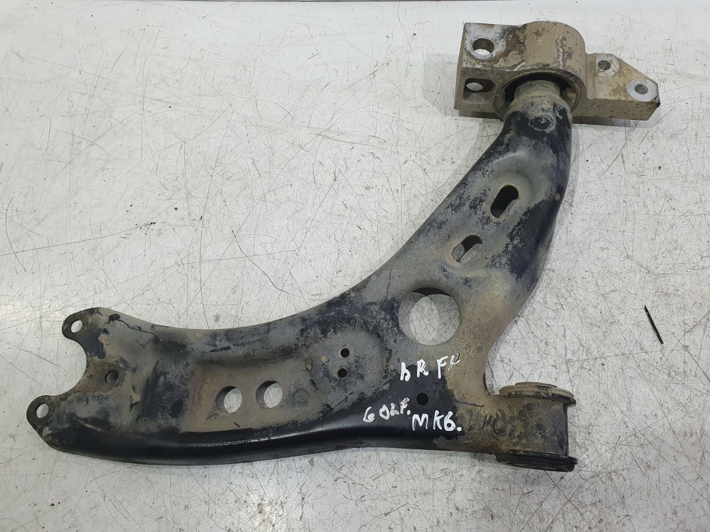 Brat suspensie dreapta fata 1k0199232J Volkswagen Golf 6 (2008 - 2015)