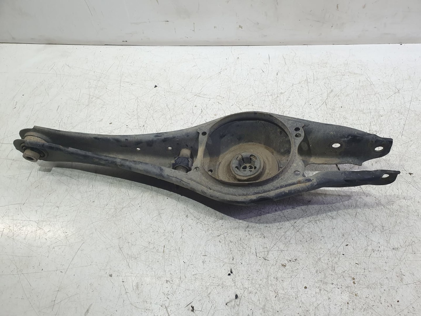 Brat suspensie stanga spate 3q0505371d Skoda Superb 3 (2015 - 2020)