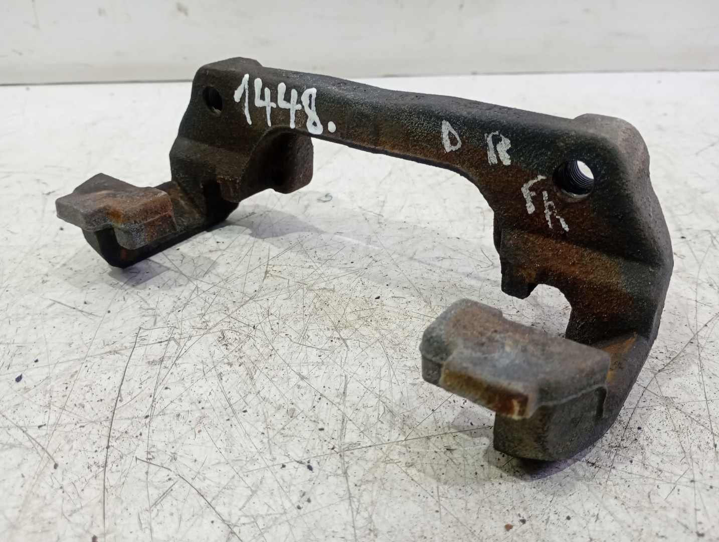 Suport etrier dreapta fata Subaru Forester 3 (2007 - 2011)