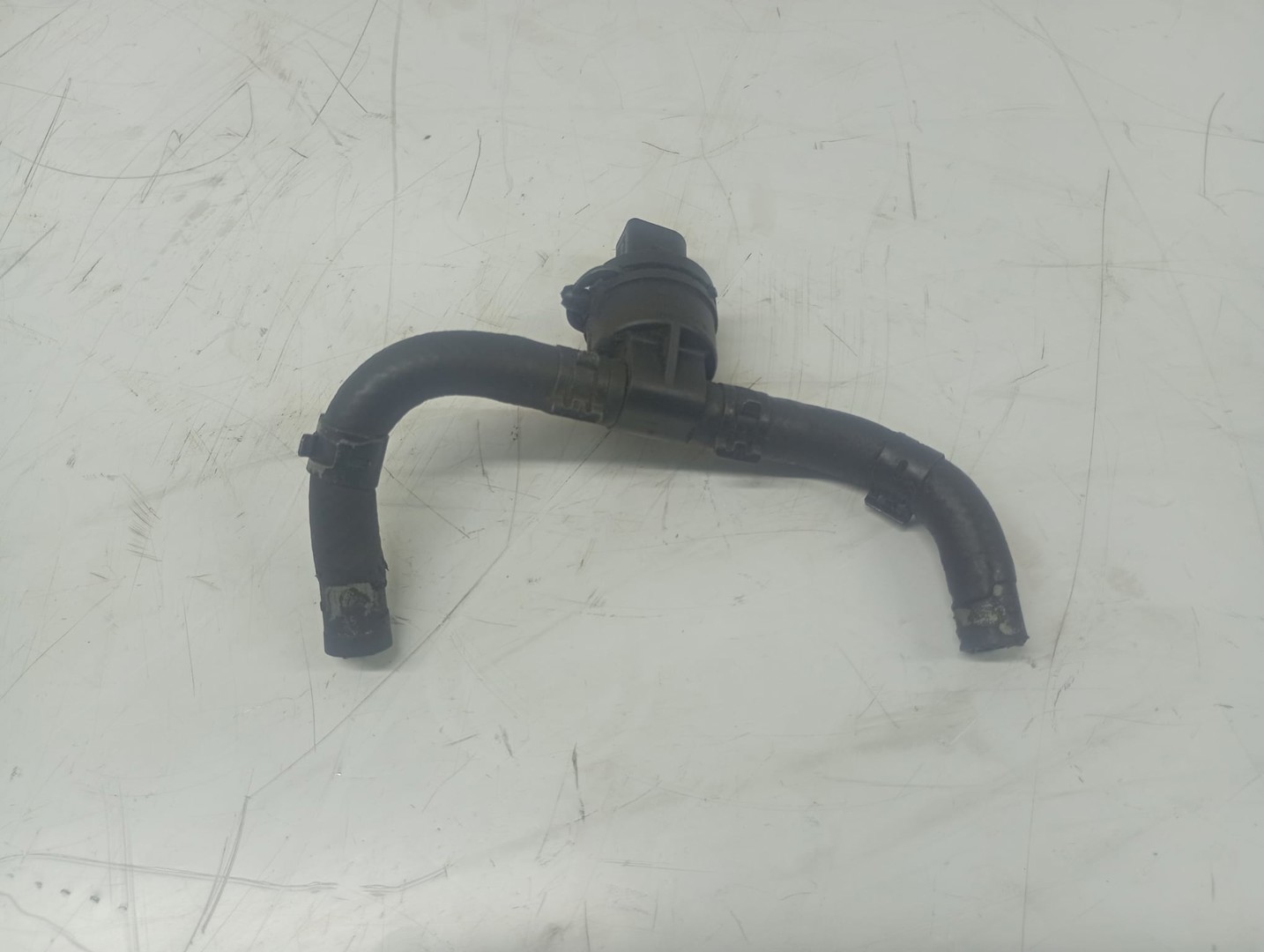 Supapa combustibil 038905081b Volkswagen Golf 5 (2003 - 2009)