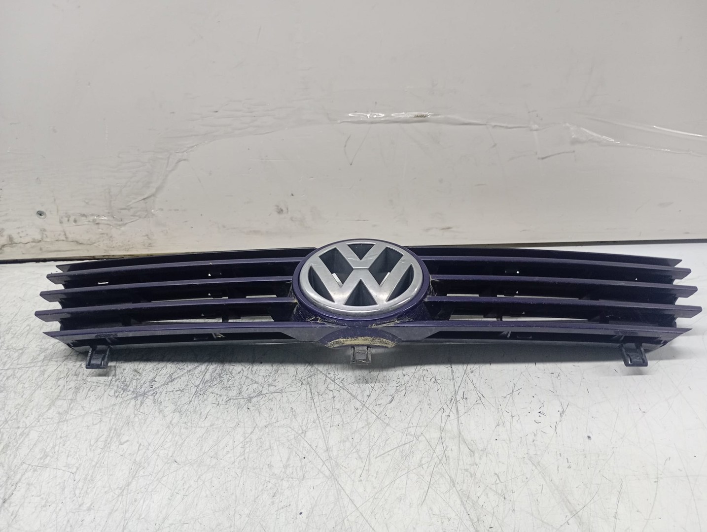 Grila bara fata 6N0853651J Volkswagen Polo 3 (6N) (facelift) (2000 - 2002)