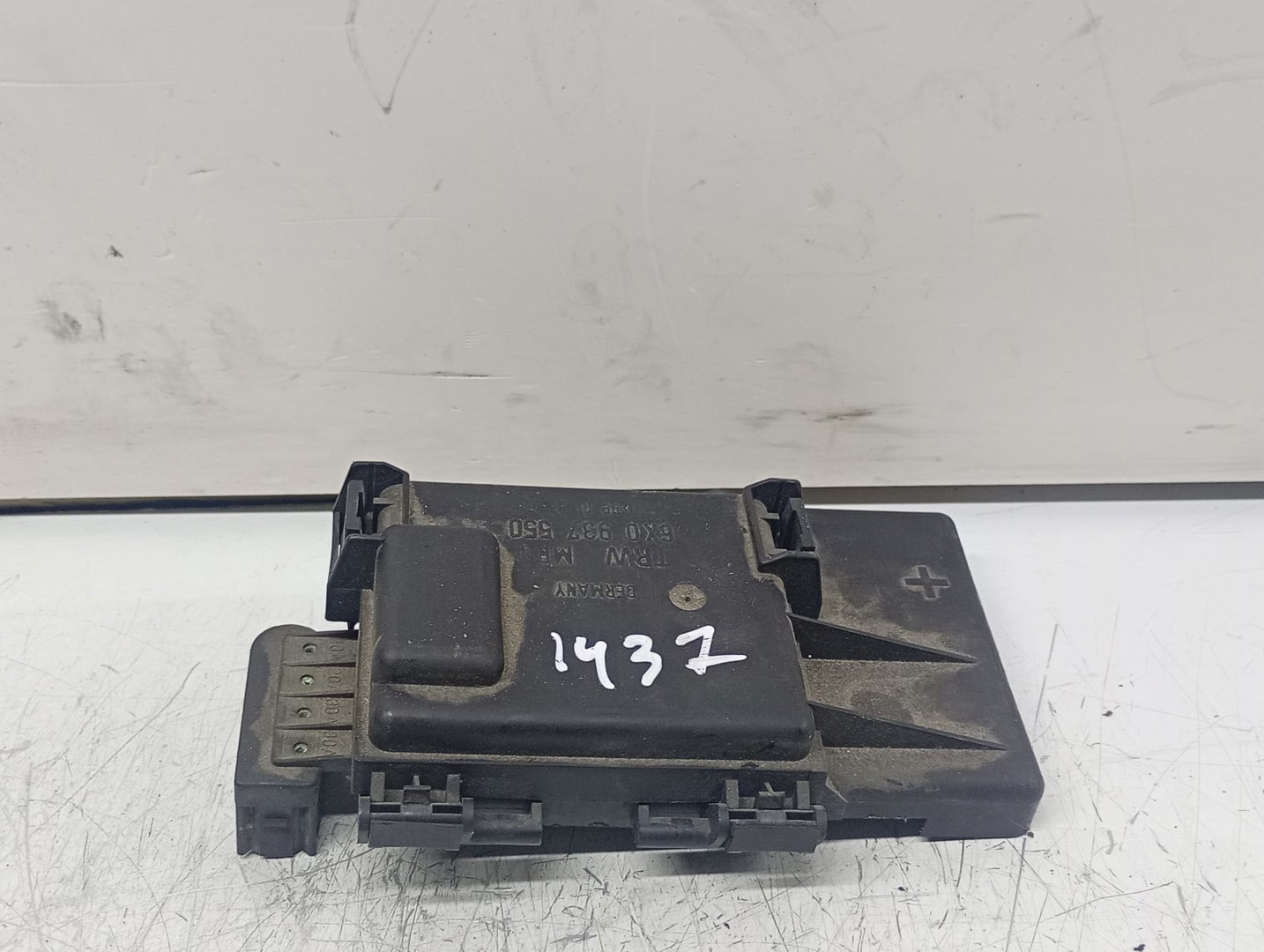 Brat stergator parbriz stanga 6n1955409b Volkswagen Polo 3 (6N) (facelift) (2000 - 2002)