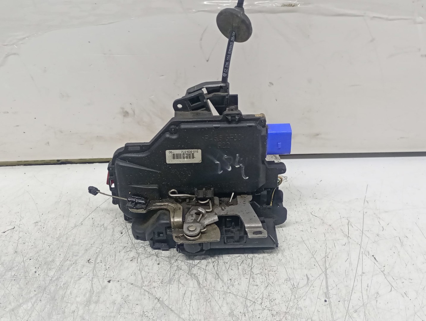 Broasca dreapta spate 7L0839016 Volkswagen Golf 5 (2003 - 2009)