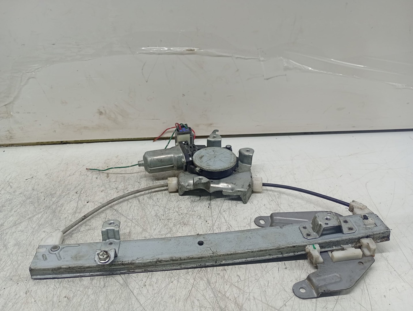 Macara geam stanga spate 82731JG00A Nissan X-Trail T31 (2007 - 2011)