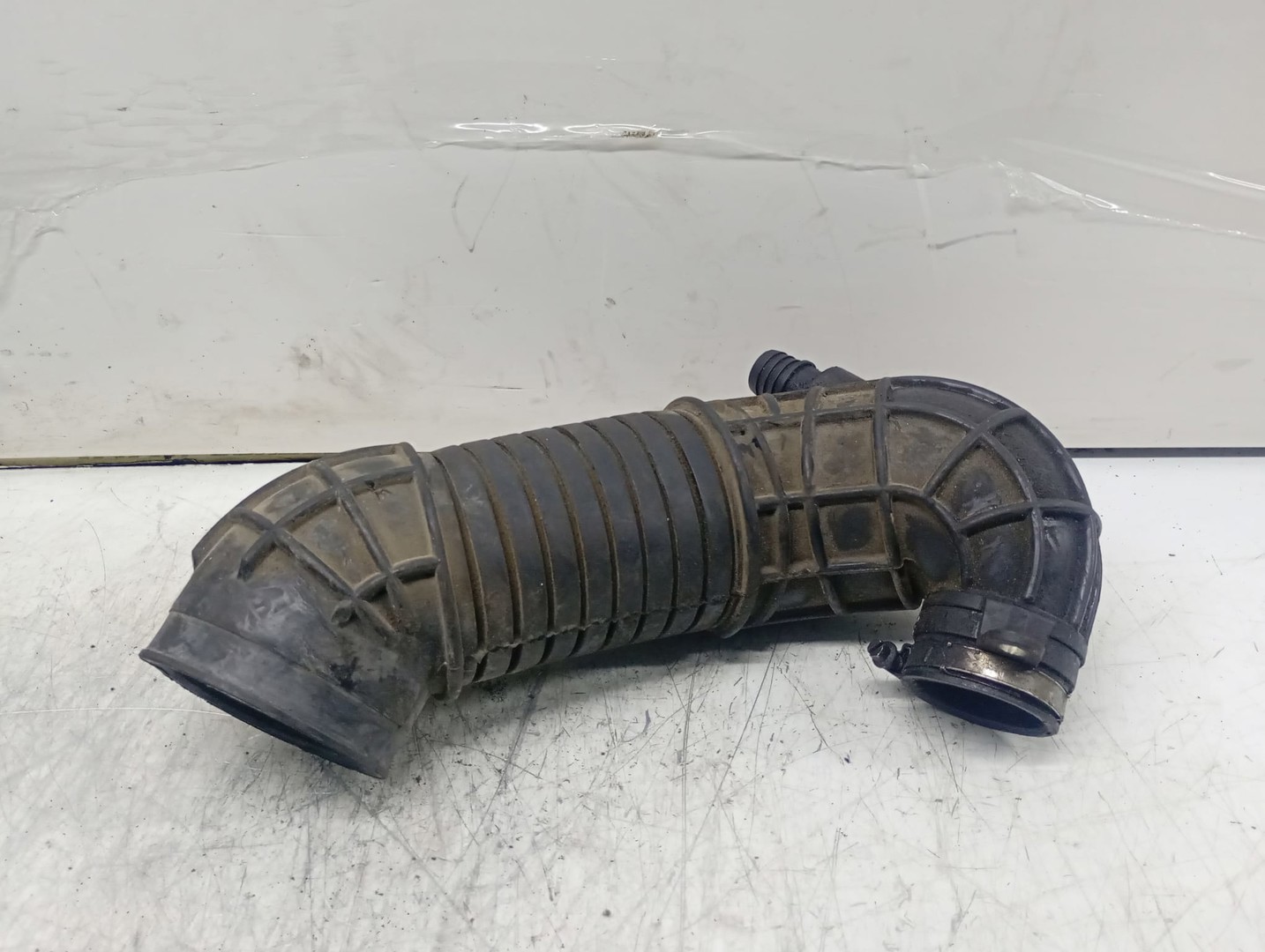 Tub admisie 8E0129615J Audi A4 B7 (2004 - 2008)