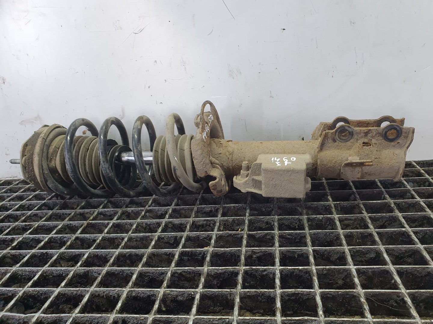 Amortizor cu arc stanga fata ap31-18k001-ae Ford B-MAX 1 (2012 - 2018)