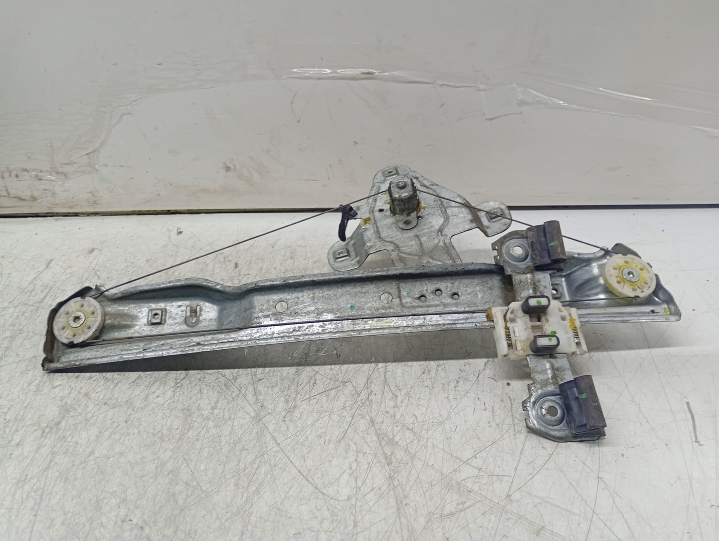 Macara geam dreapta spate 13265804 Peugeot 307 1 (2001 - 2005)