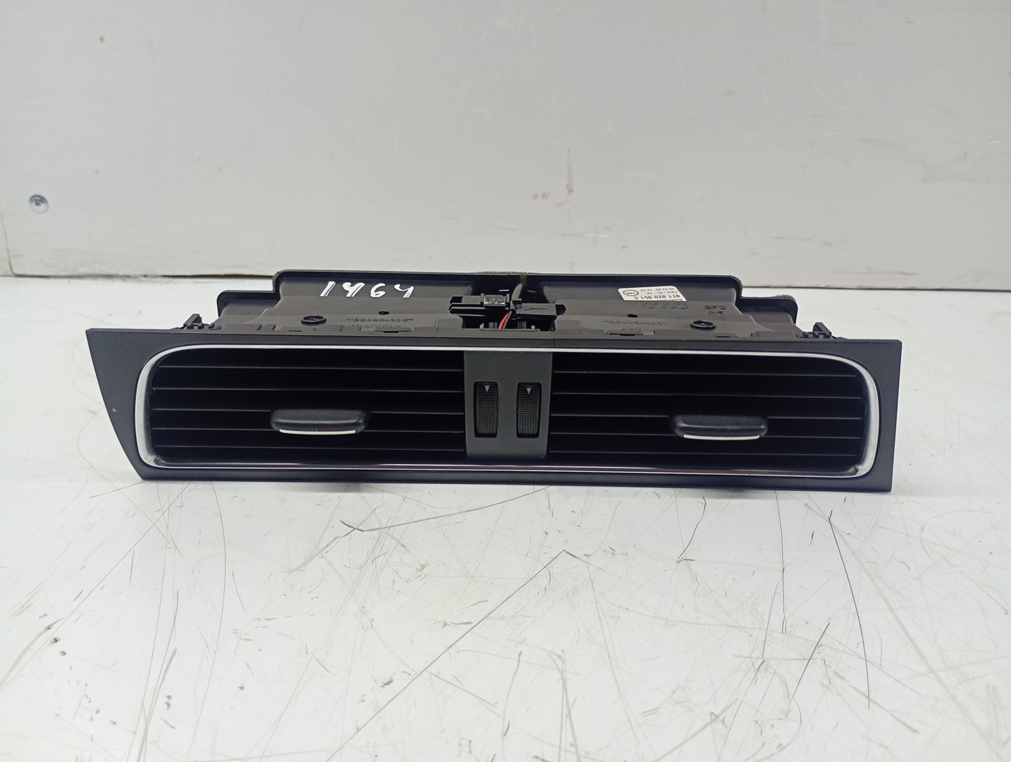 Grila ventilatie 8t1820951c Audi A4 B8/8K (2007 - 2011)