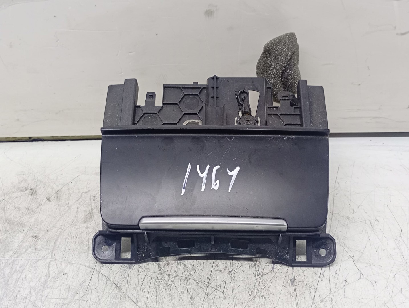 Scrumiera 8K0857951 Audi A4 B8/8K (2007 - 2011)