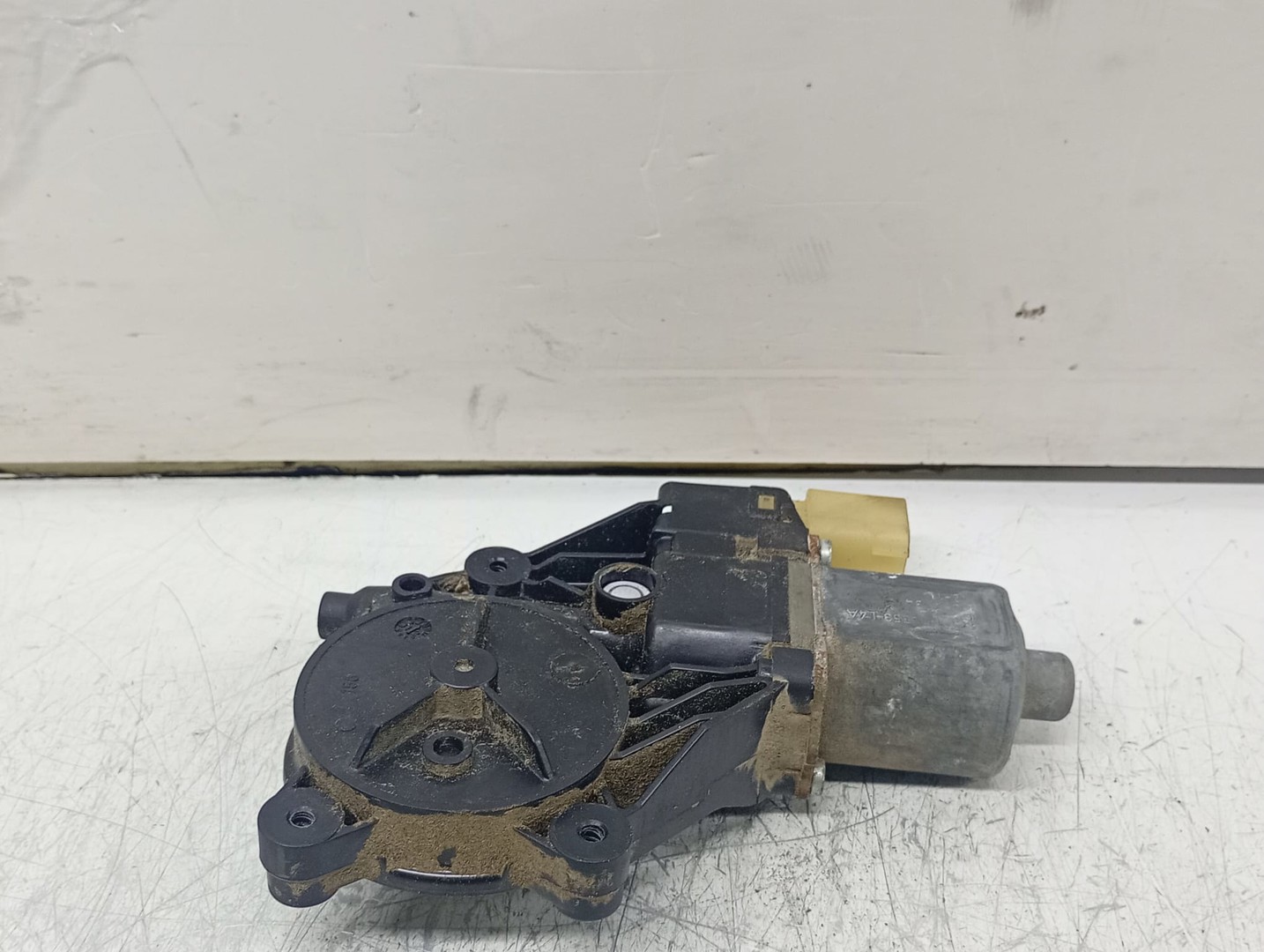 Motoras geam dreapta spate 0130822648 Ford B-MAX 1 (2012 - 2018)