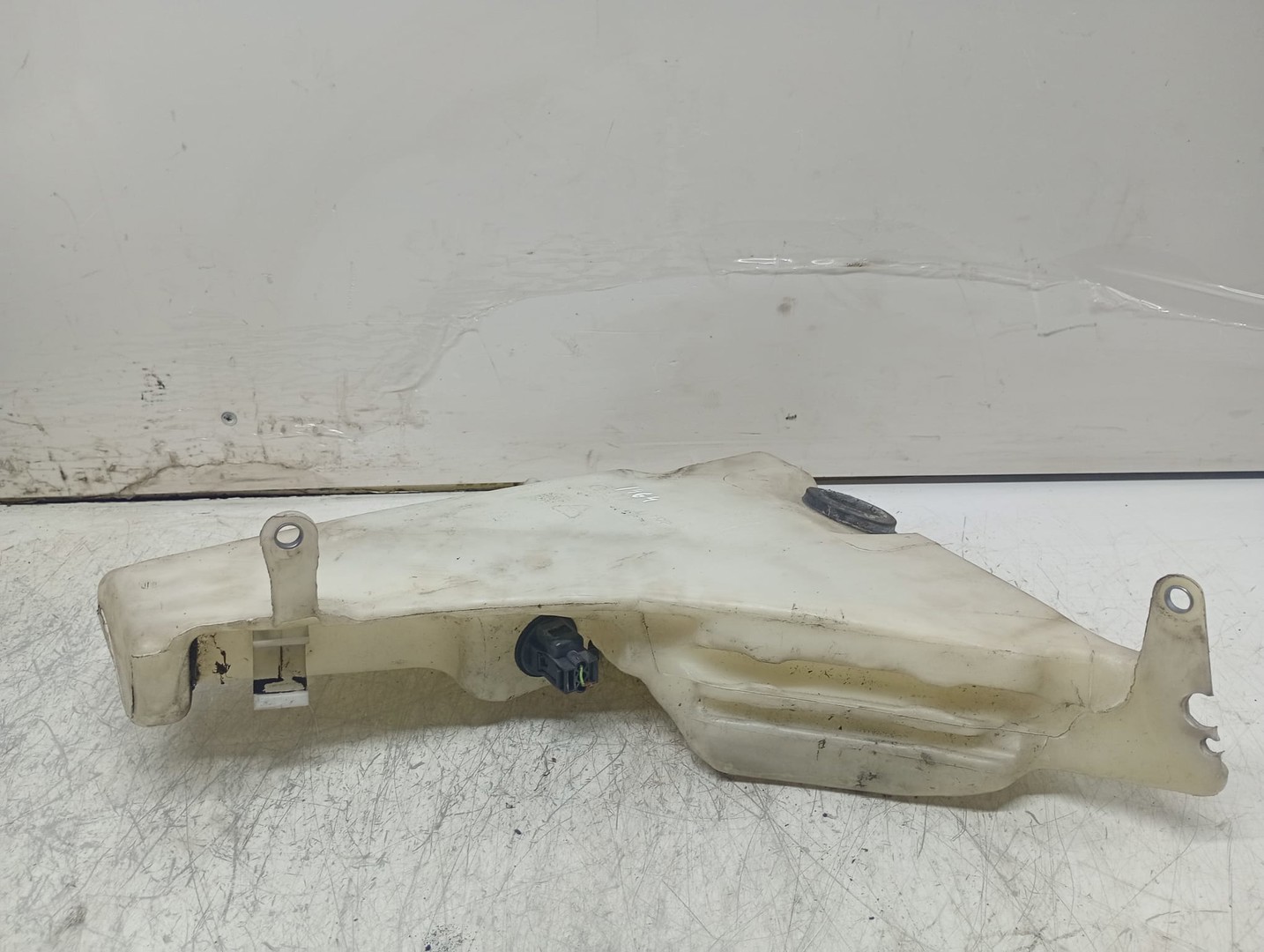 Vas lichid parbriz 8T0955453C Audi A4 B8/8K (2007 - 2011)