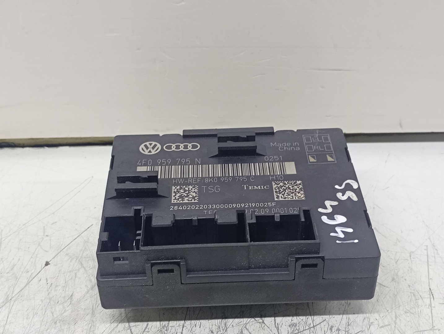 Modul confort usa spate stanga 8K0959795C Audi A4 B8/8K (2007 - 2011)
