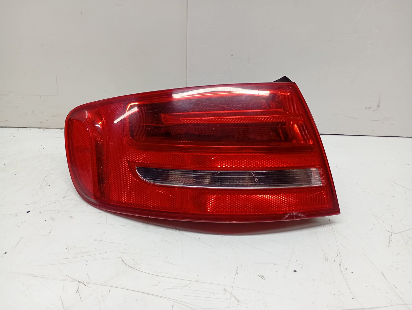 Stop stanga Audi A4 B8/8K (2007 - 2011)