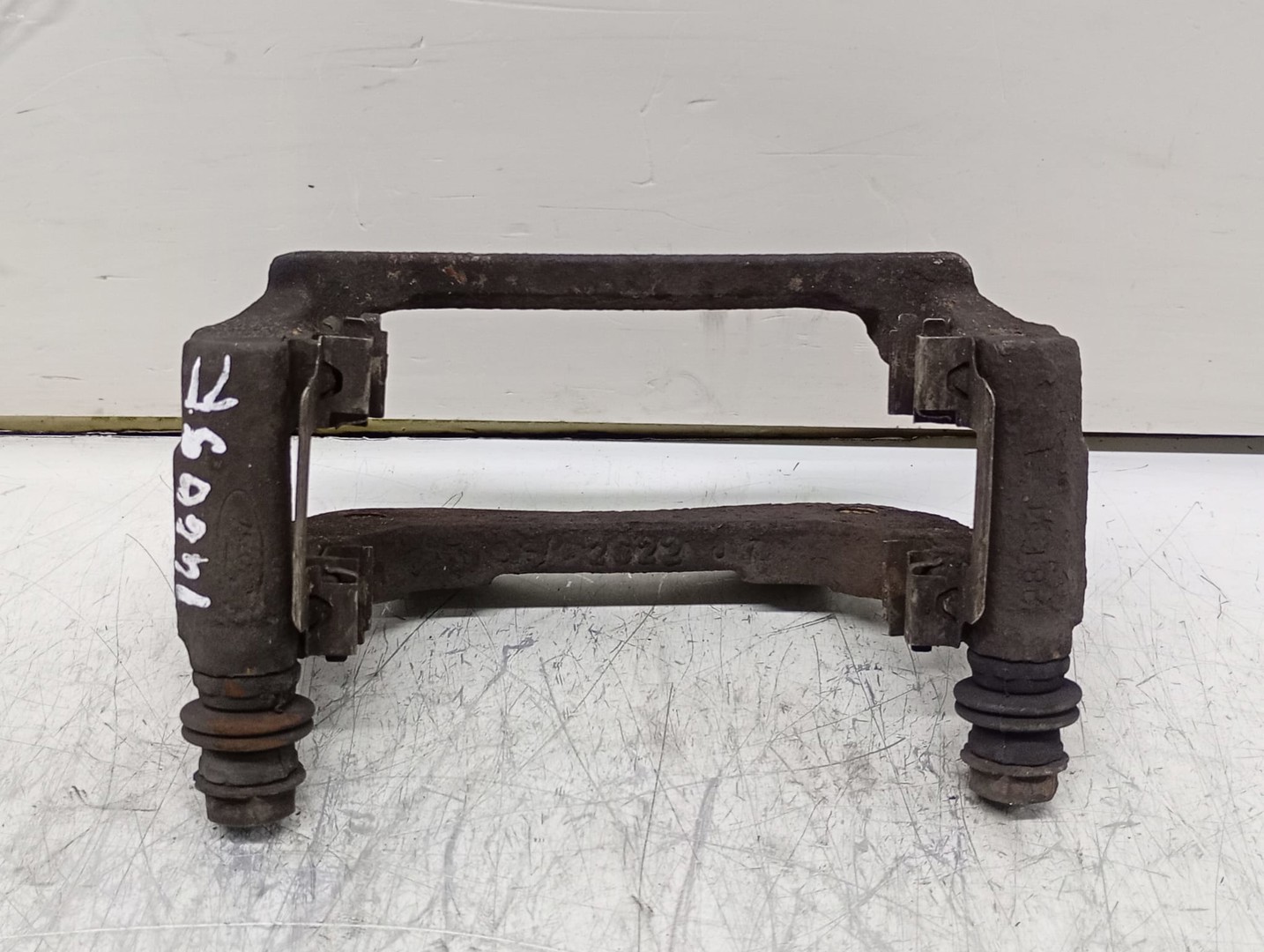 Suport etrier stanga fata Ford B-MAX 1 (2012 - 2018)