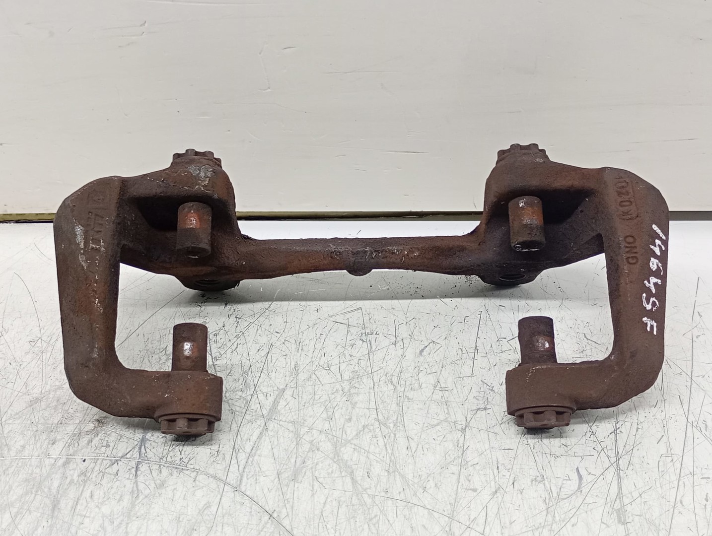Suport etrier stanga fata Audi A4 B8/8K (2007 - 2011)
