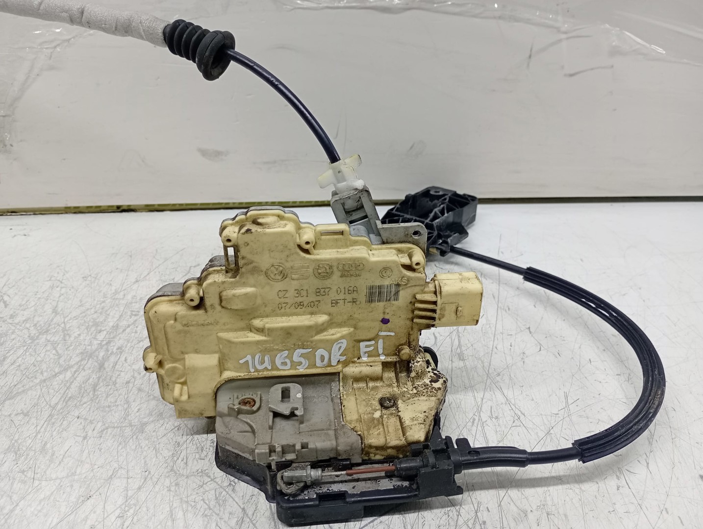 Broasca dreapta fata Volkswagen Passat B6 (2005 - 2010)