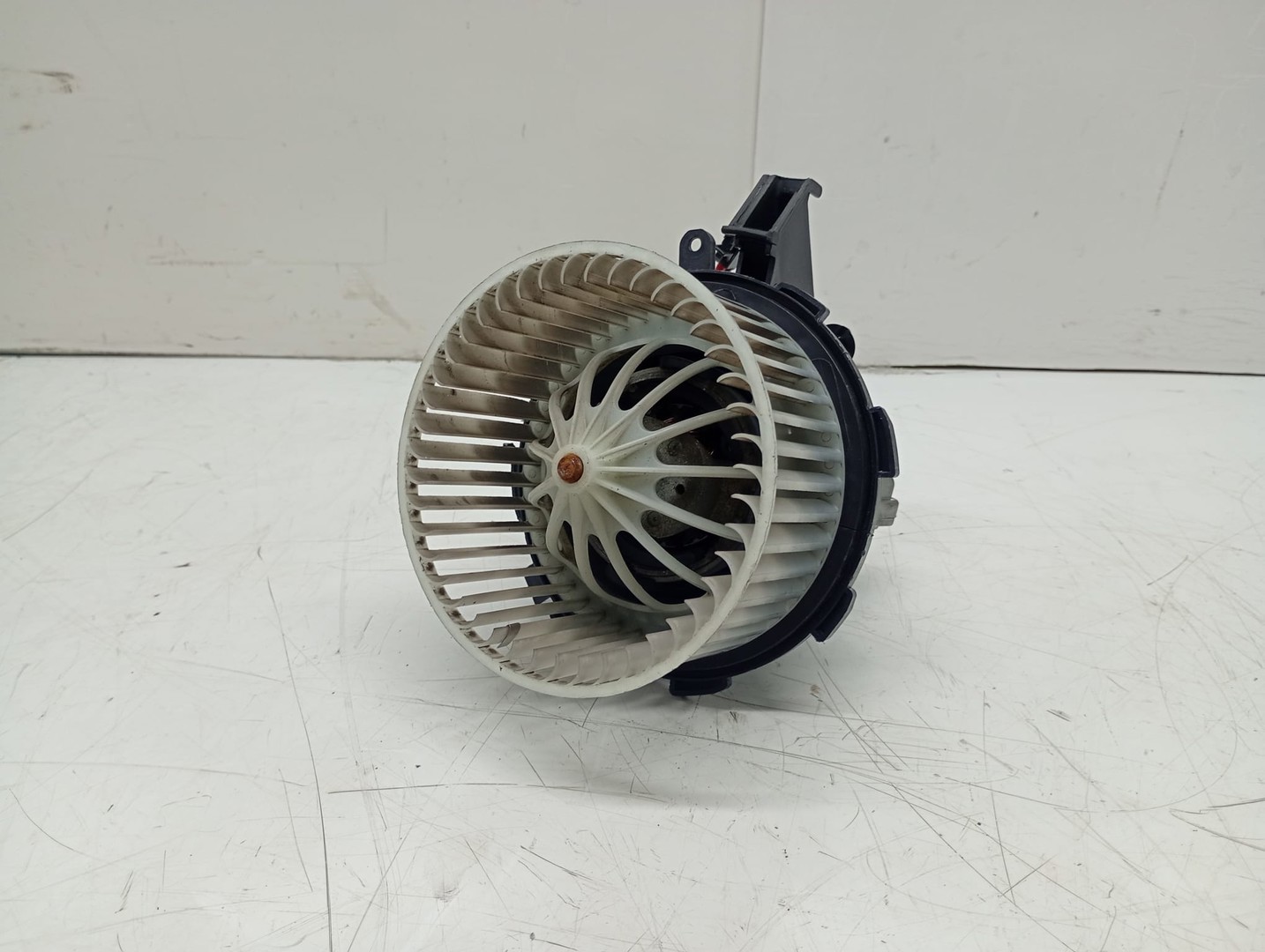 Motoras aeroterma 2002221 Audi A4 B8/8K (2007 - 2011)
