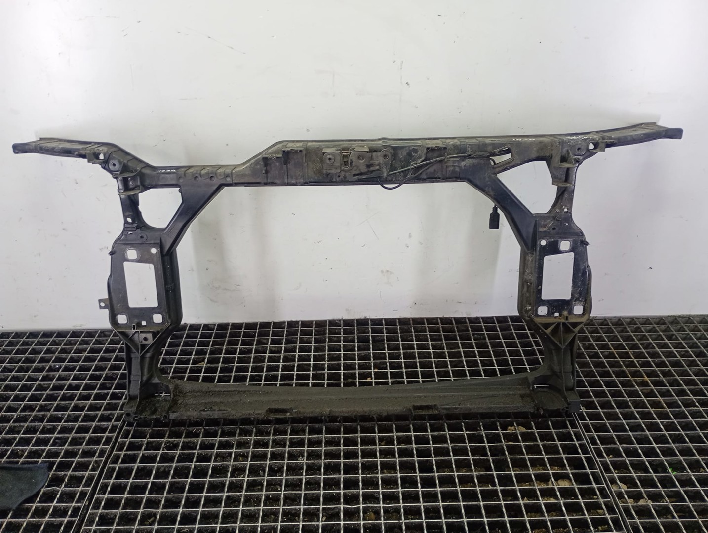 Trager 8k0805594J Audi A4 B8/8K (2007 - 2011)