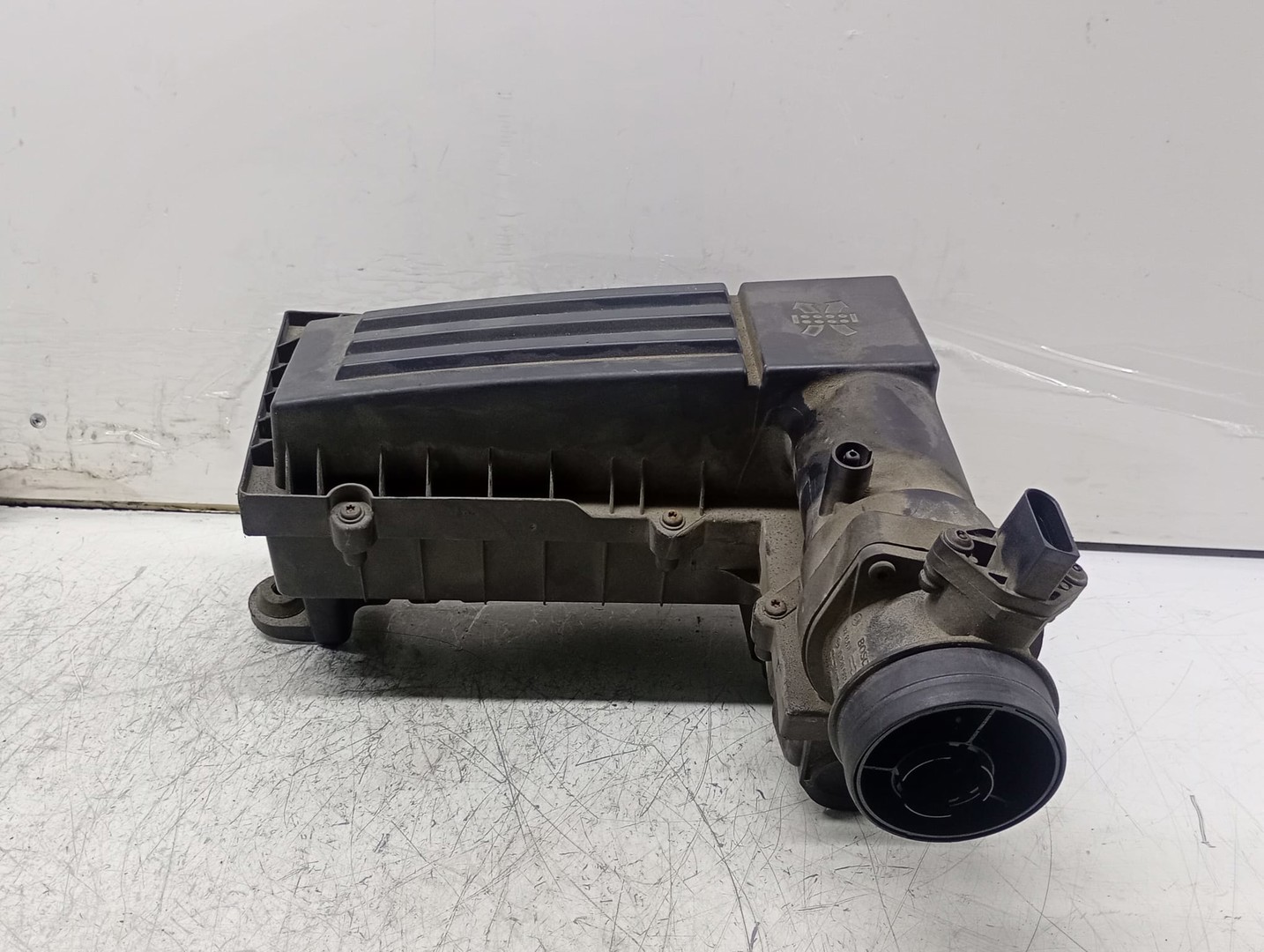 Carcasa filtru aer 3C0129607 Volkswagen Passat B6 (2005 - 2010)