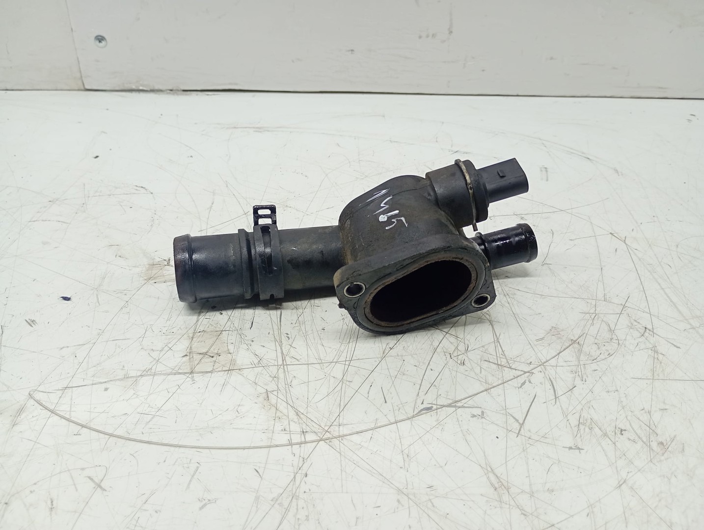 Carcasa termostat 038121132 Volkswagen Passat B6 (2005 - 2010)