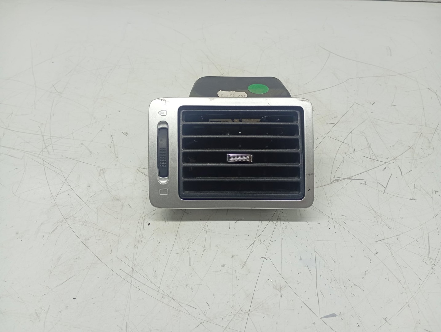 Grila ventilatie 96604685xt Peugeot 307 1 (facelift) (2005 - 2008)