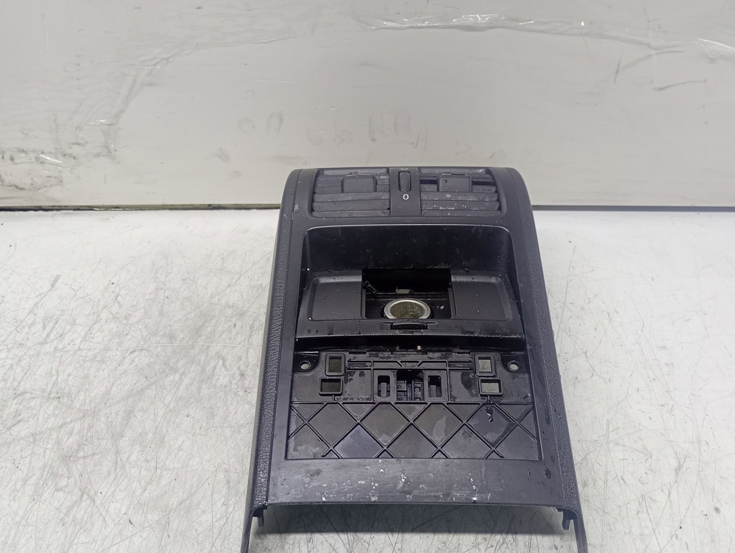 Ornament consola centrala 3C0863615 Volkswagen Passat B6 (2005 - 2010)