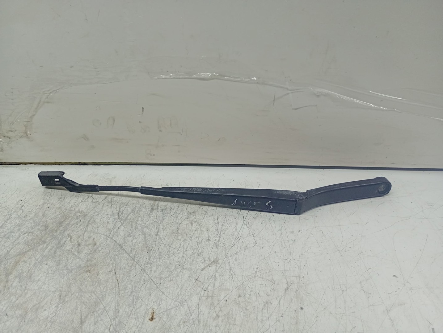Brat stergator parbriz stanga 3C1955409C Volkswagen Passat B6 (2005 - 2010)