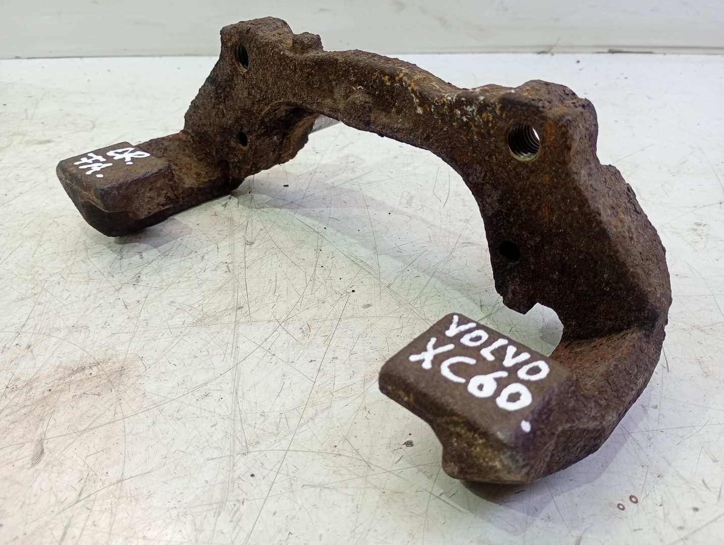 Suport etrier dreapta fata Volvo XC60 1 (2008 - 2013)