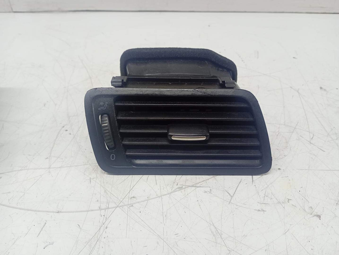 Grila ventilatie bord 3c1819702e Volkswagen Passat B6 (2005 - 2010)