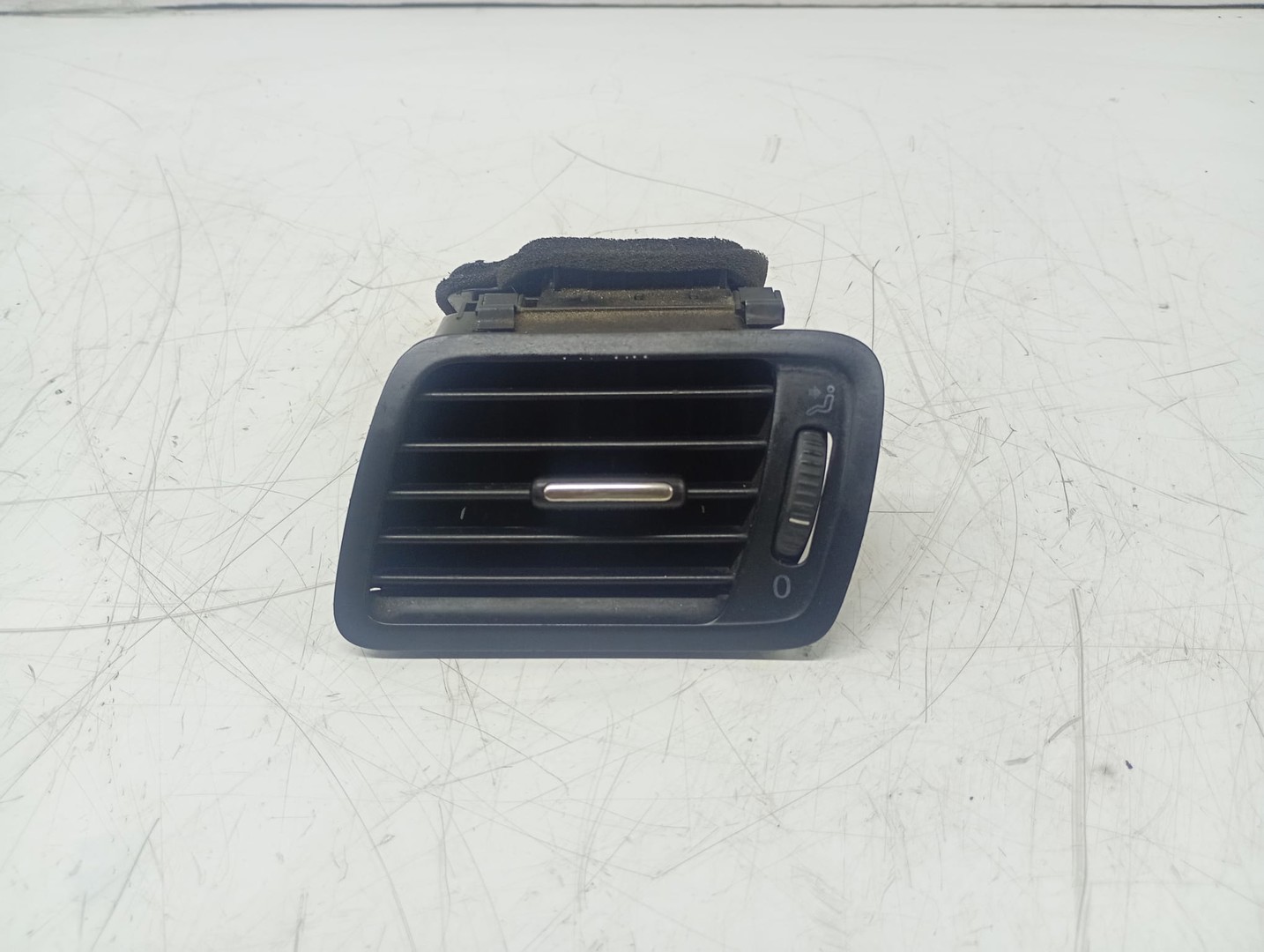 Grila ventilatie bord 3c1819701 Volkswagen Passat B6 (2005 - 2010)