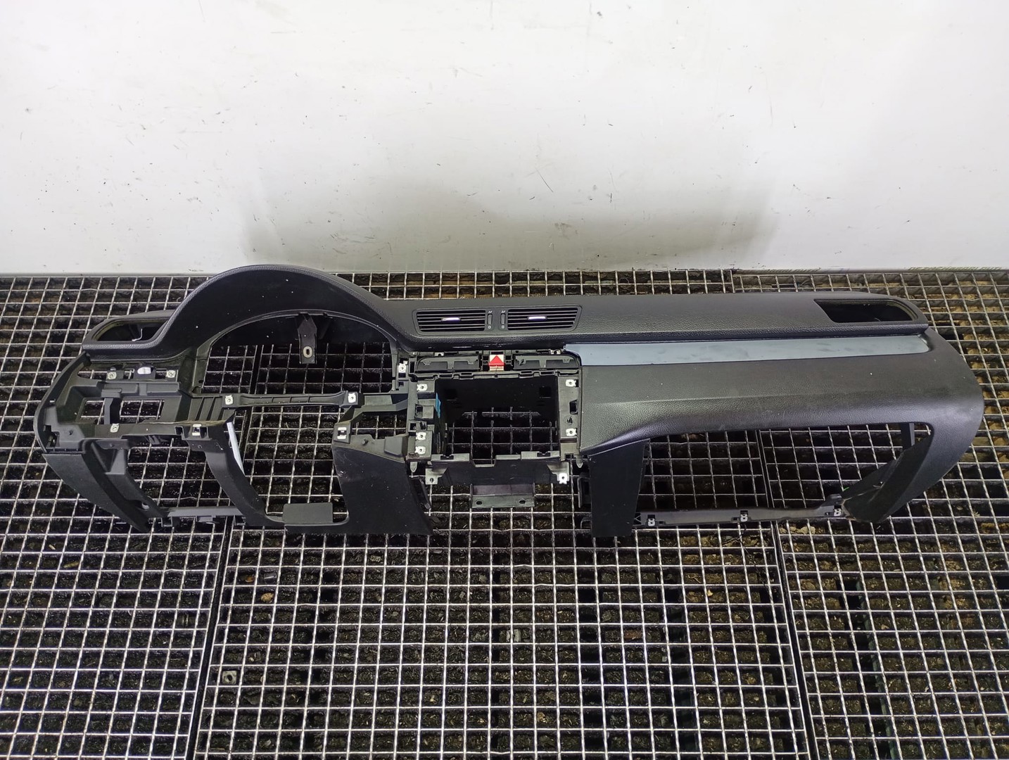 Plansa bord 3c1857003qt Volkswagen Passat B6 (2005 - 2010)