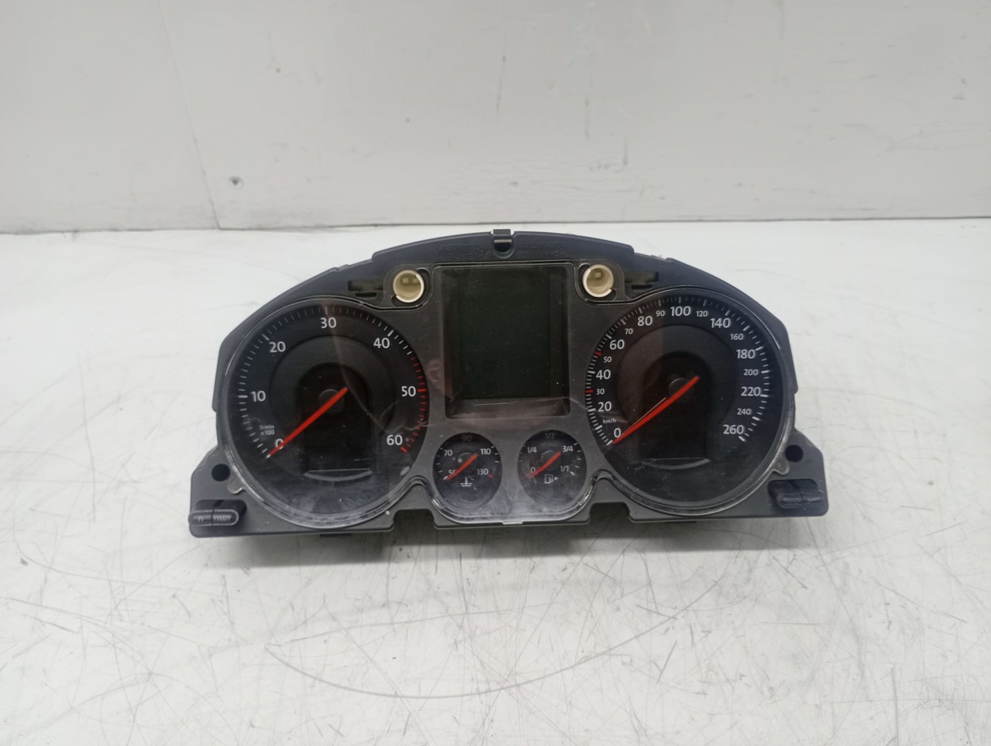 Ceasuri de bord a2c53194181 Volkswagen Passat B6 (2005 - 2010)