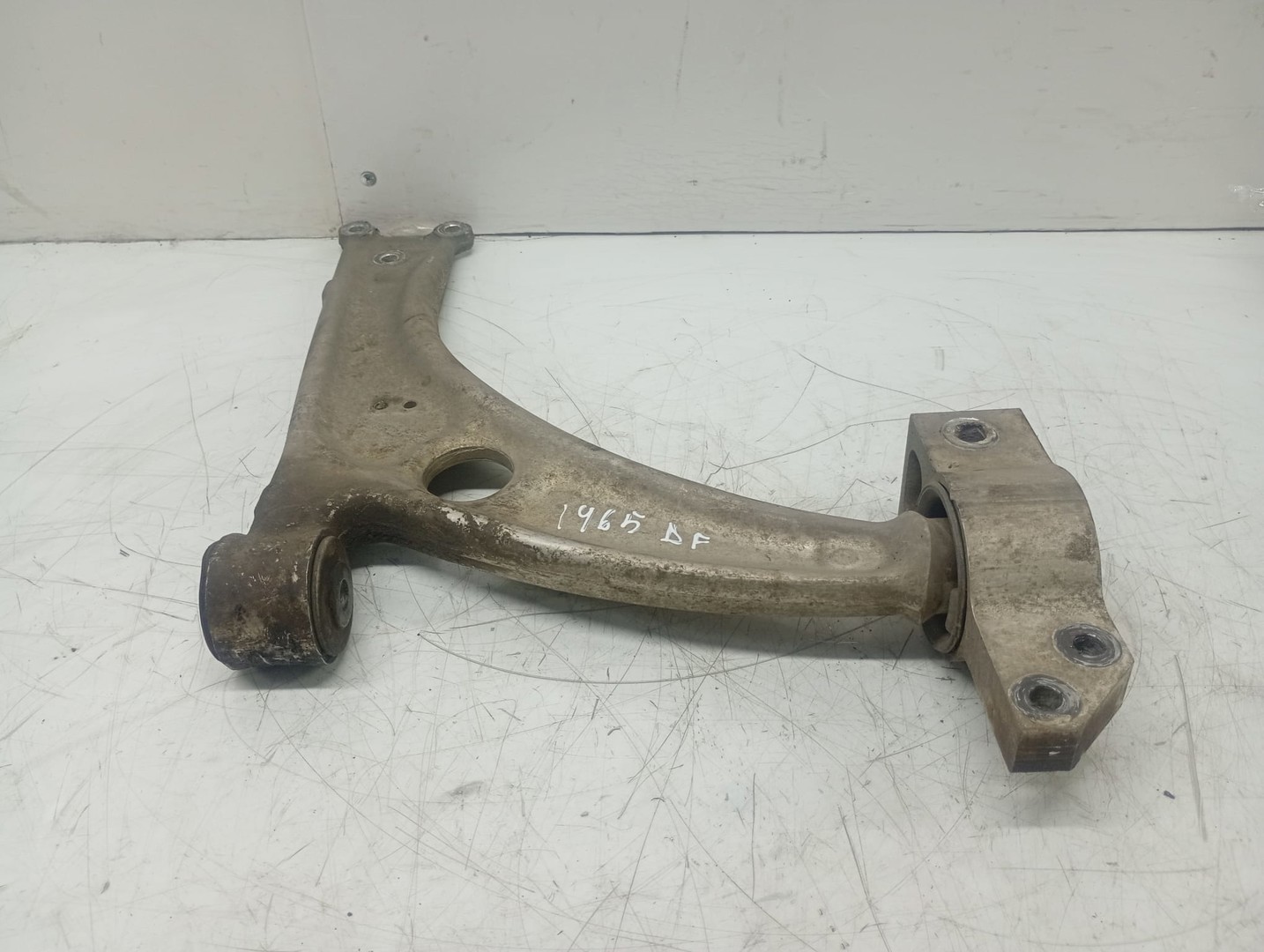 Brat suspensie dreapta fata Volkswagen Passat B6 (2005 - 2010)