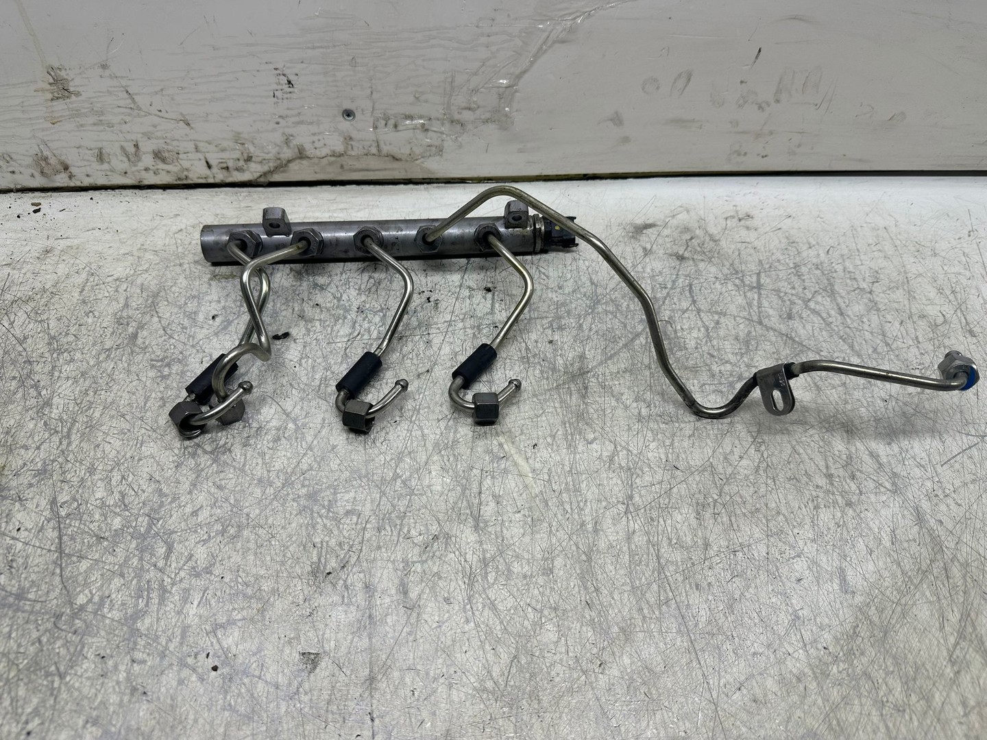 Rampa injectoare 175210542r Volkswagen Passat B6 (2005 - 2010)