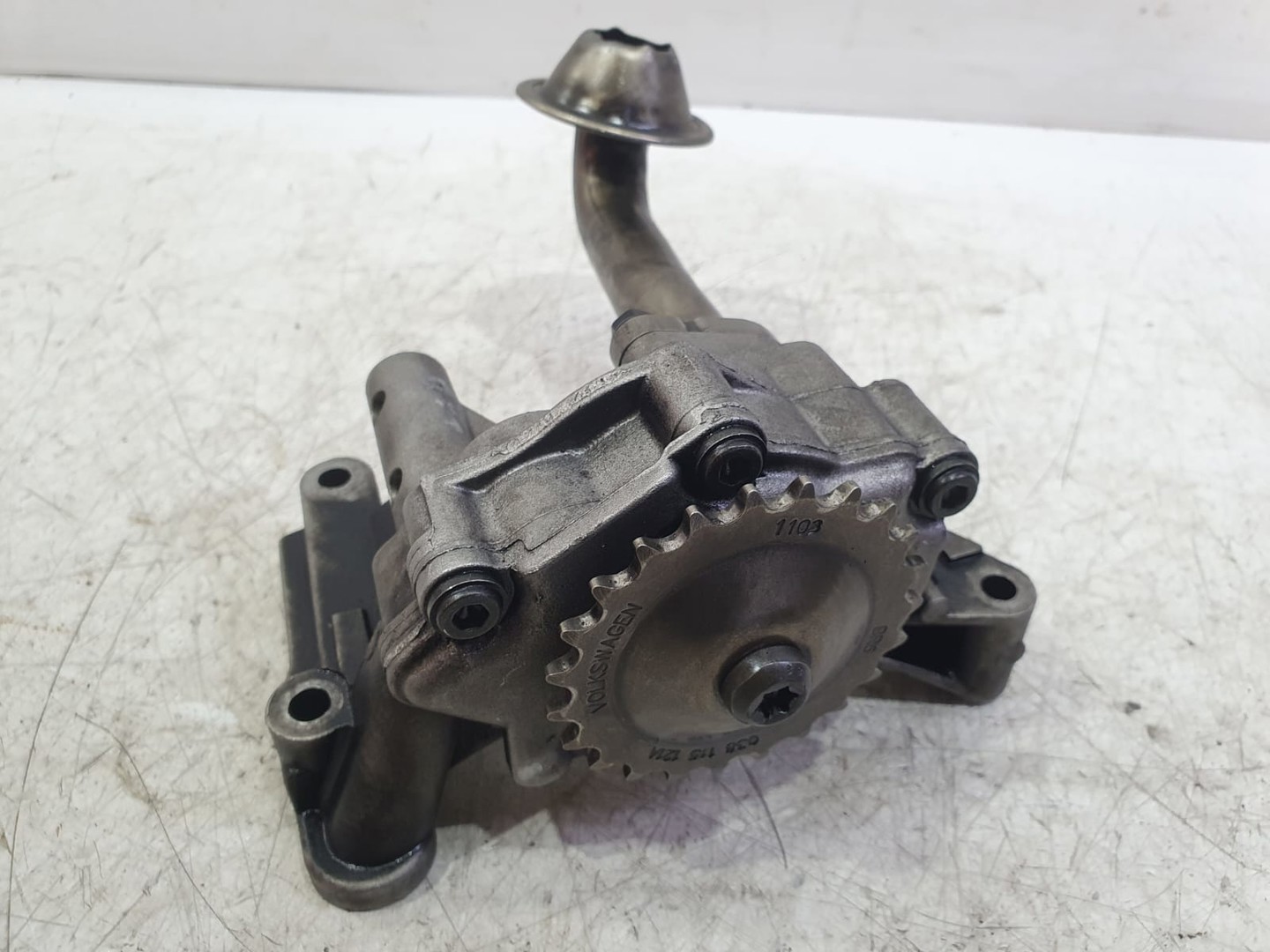 Pompa ulei f1356a01 038115121a Volkswagen Golf 5 (2003 - 2009)