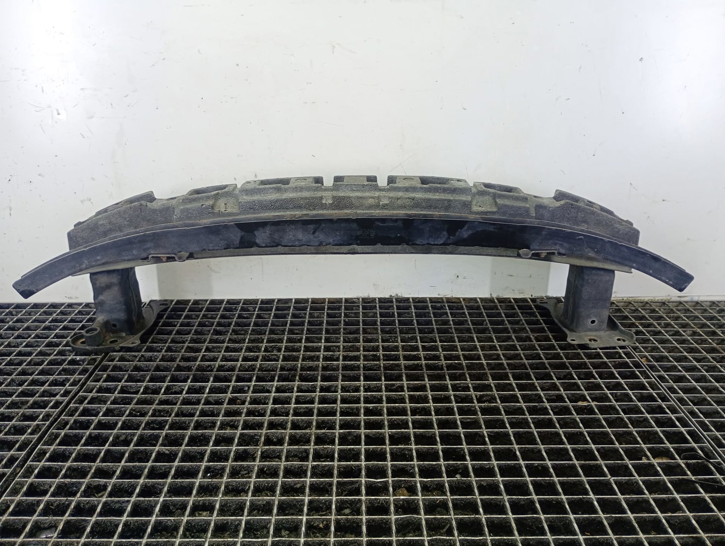 Armatura bara fata 3c0807093 Volkswagen Passat B6 (2005 - 2010)