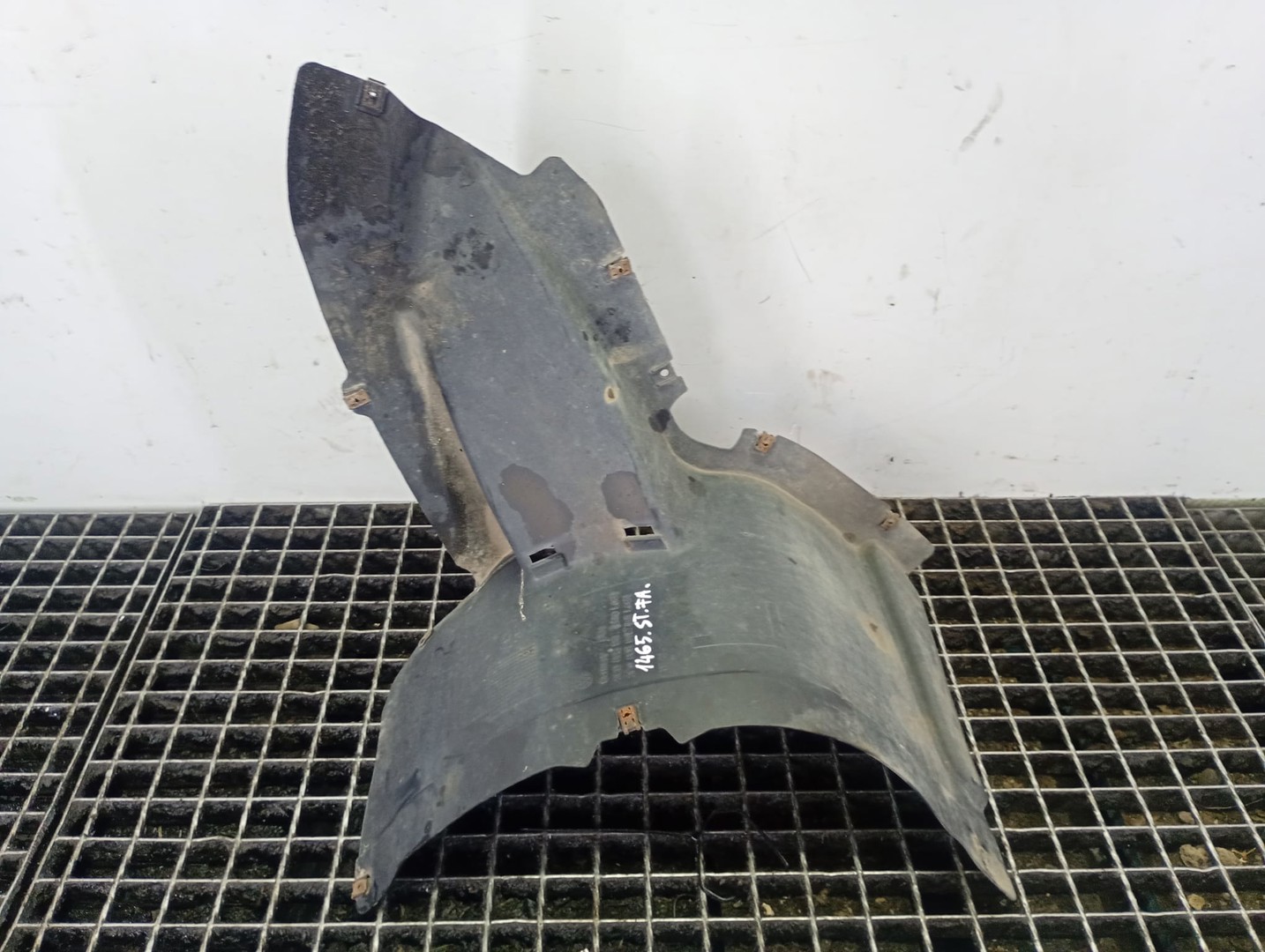 Carenaj roata fata stanga 3c0805911b 3c0805911c Volkswagen Passat B6 (2005 - 2010)