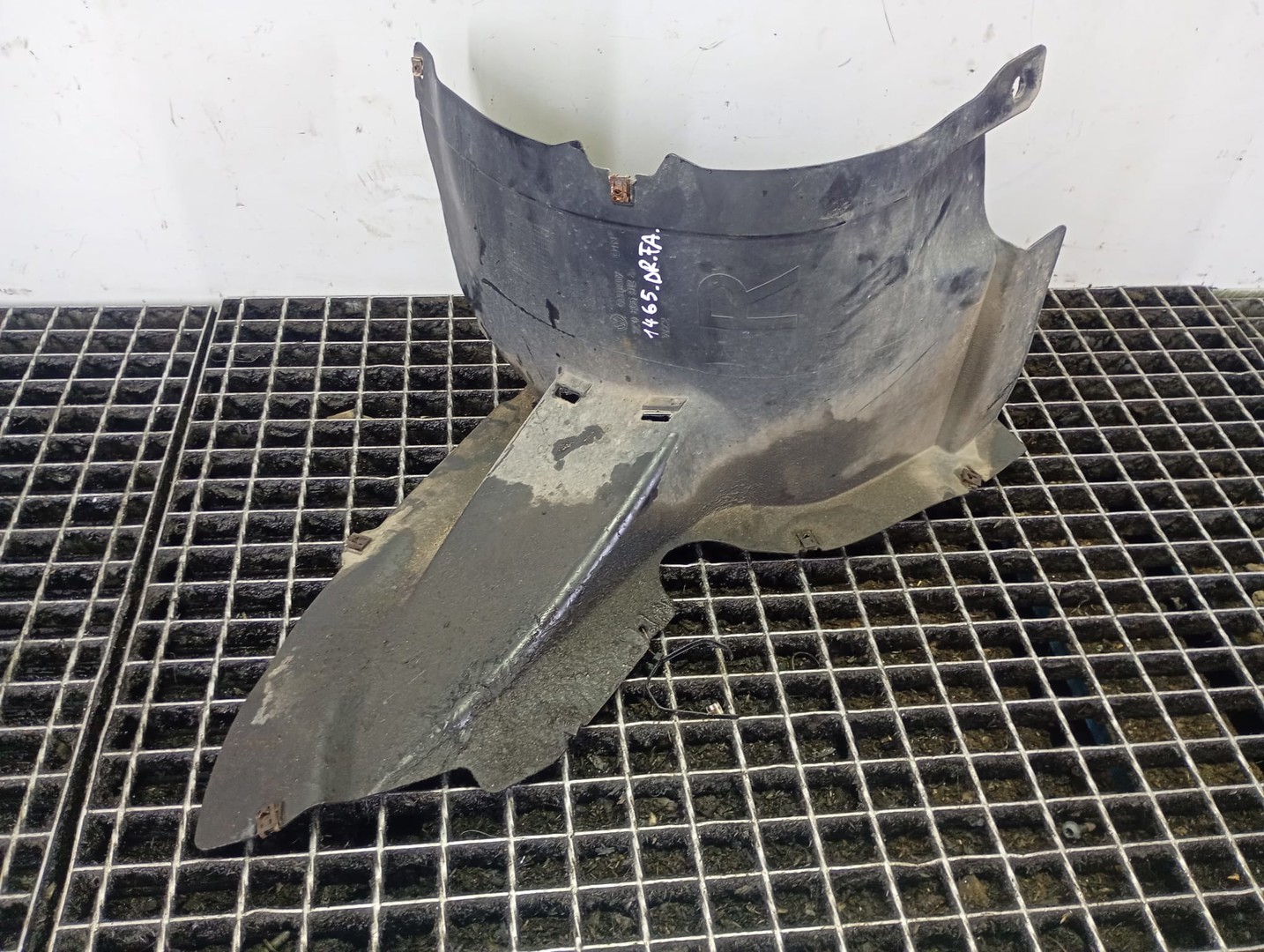 Carenaj roata fata dreapta 3c0805912a Volkswagen Passat B6 (2005 - 2010)