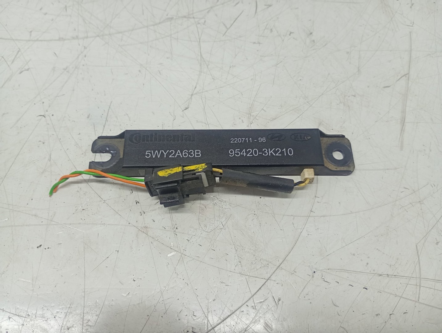 Amplificator antena 954203k210 Kia Sportage 3 (2010 - 2014)